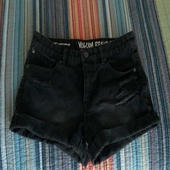 Volcom Pants - Volcom black denim short